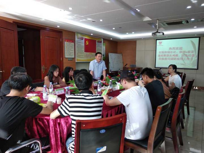 图24 学长学姐们在新味食品有限公司现场参观与学习2_调整大小.jpg