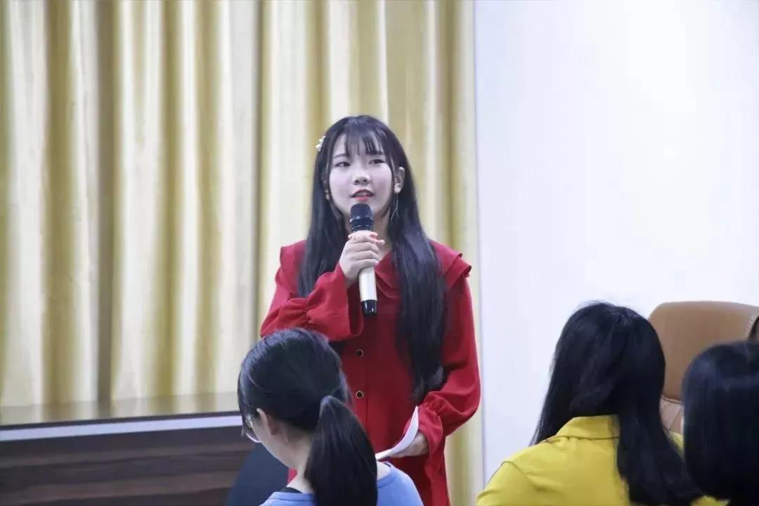 梦顶微论坛2期照片4.jpg 梦顶微论坛2期照片4.jpg