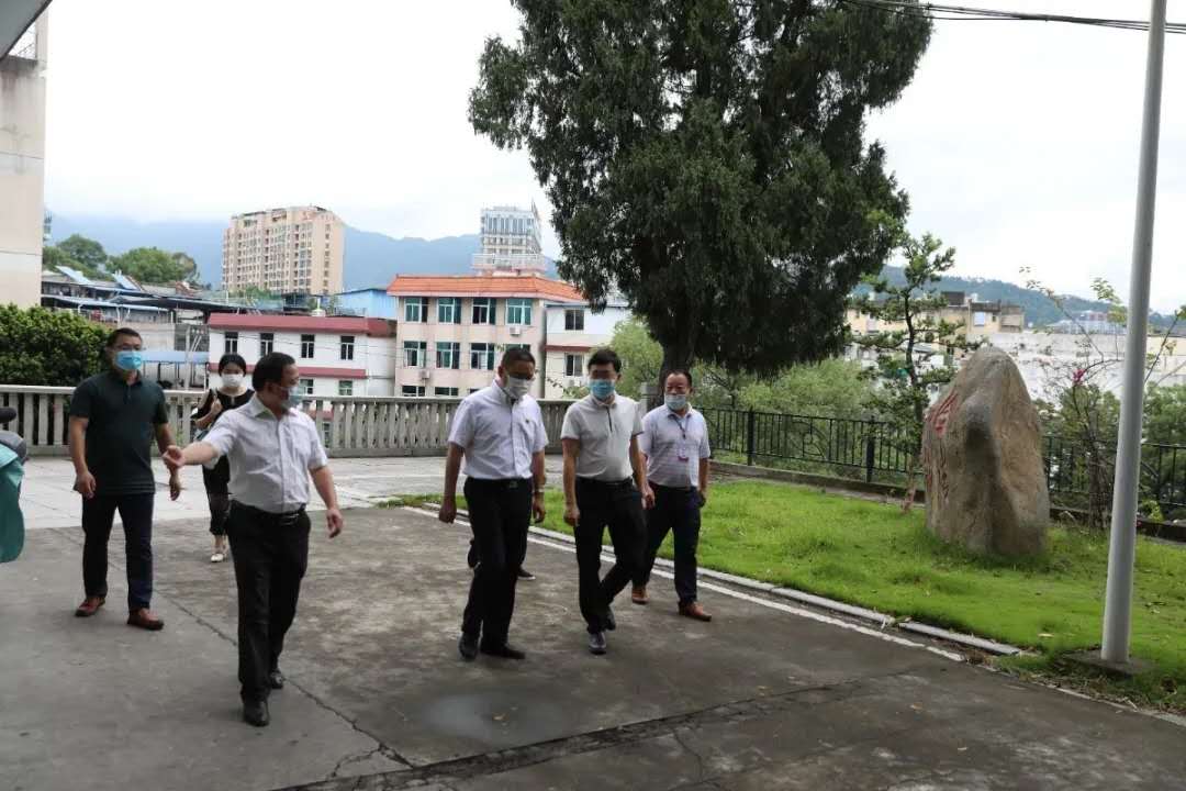 bf59cbcdbf995ab4b32669d3c42bf9f.jpg