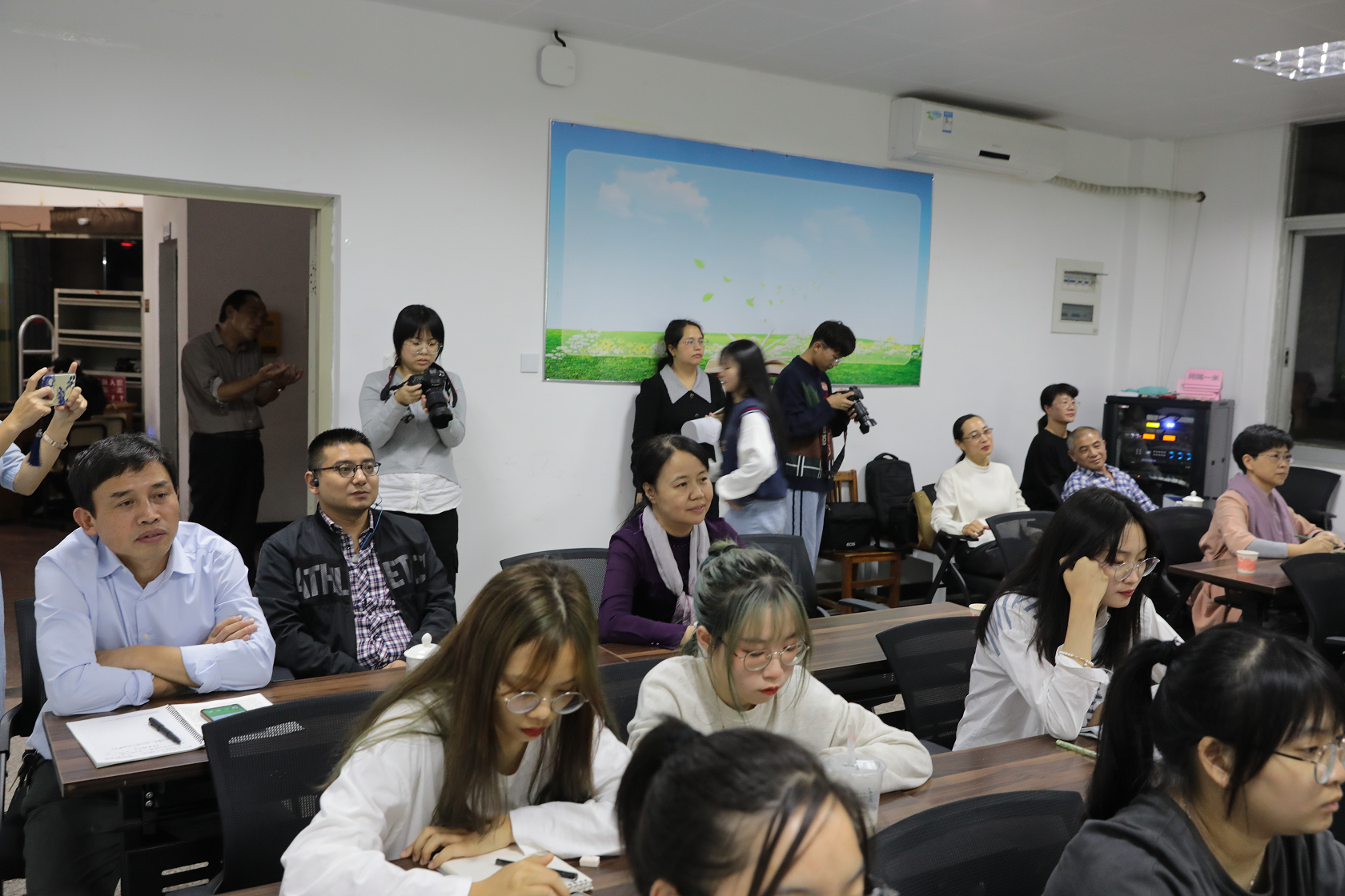 图片2.png 图片2.png