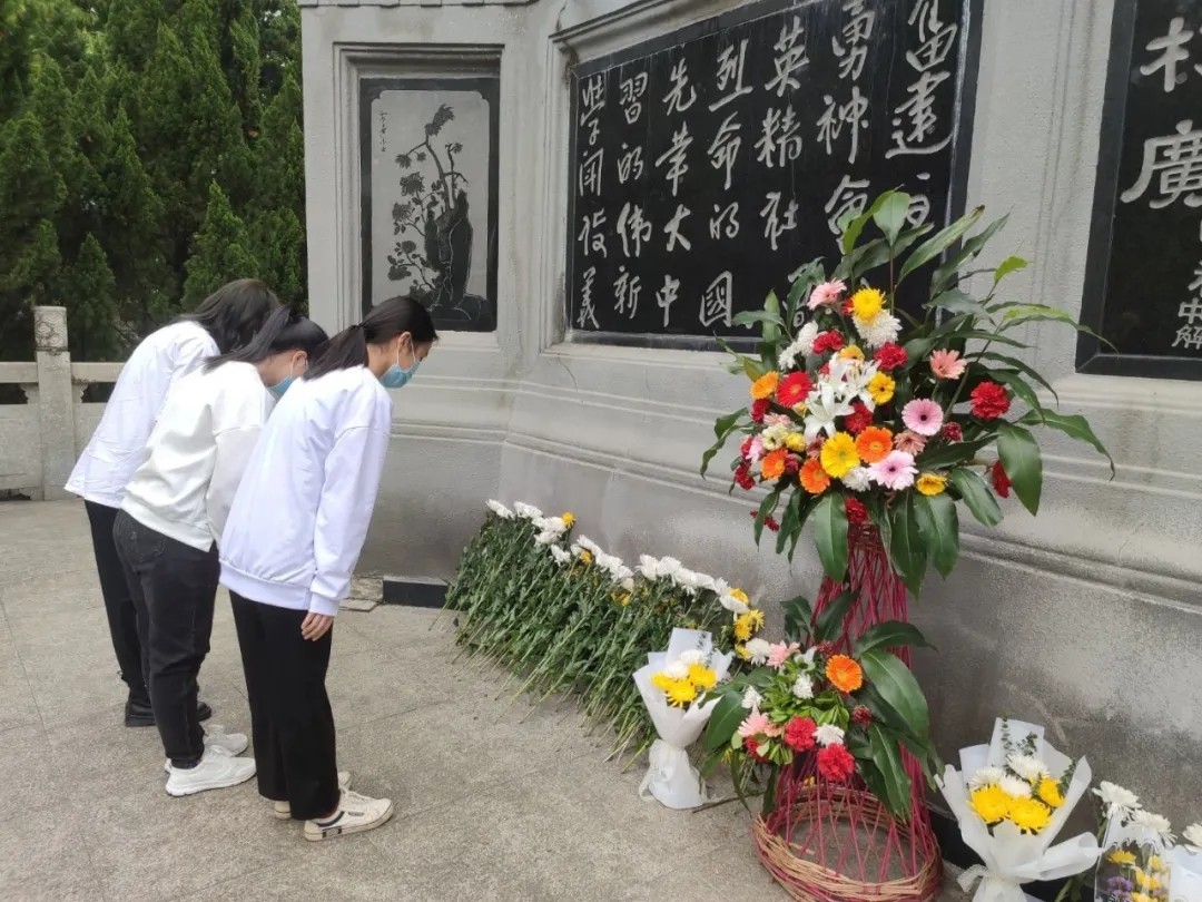 4.webp.jpg 4.webp.jpg