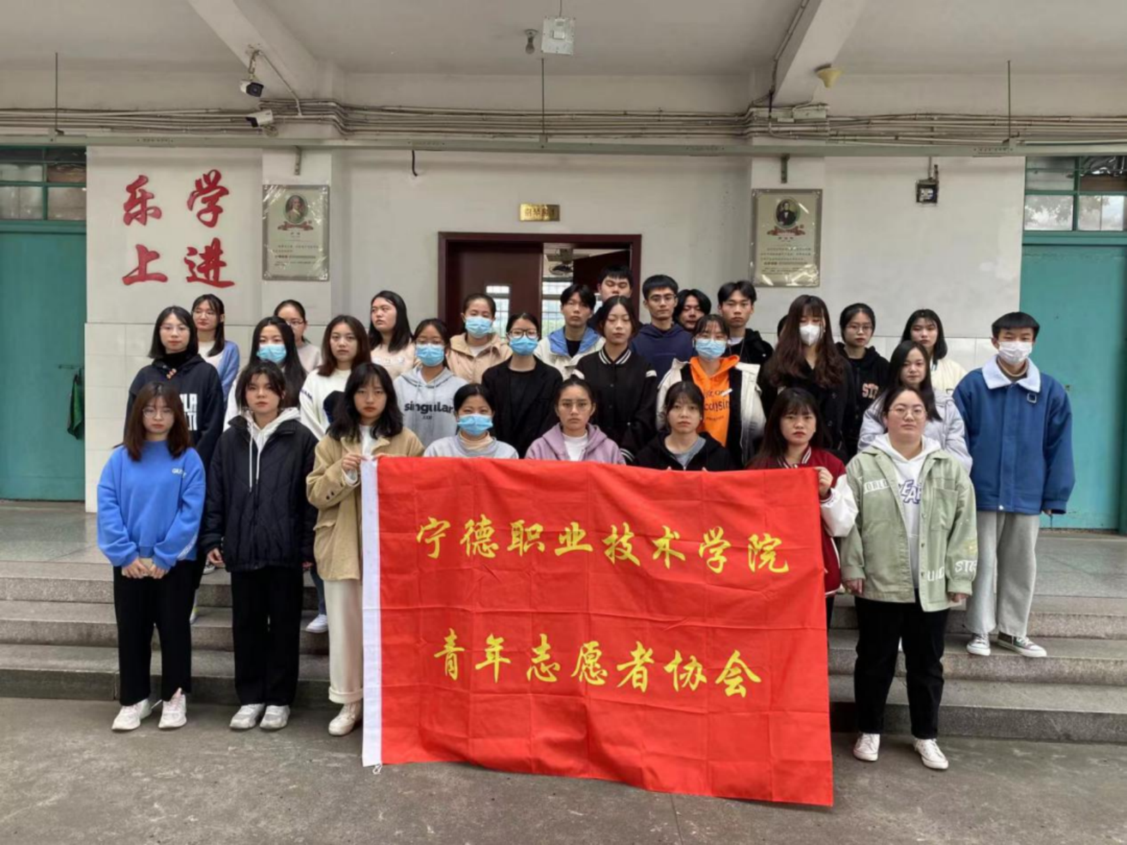 红马褂2547_副本.png