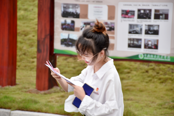 为深入学习贯彻习近平总书记关于职业教育的重要指示精神3582.png 为深入学习贯彻习近平总书记关于职业教育的重要指示精神3582.png