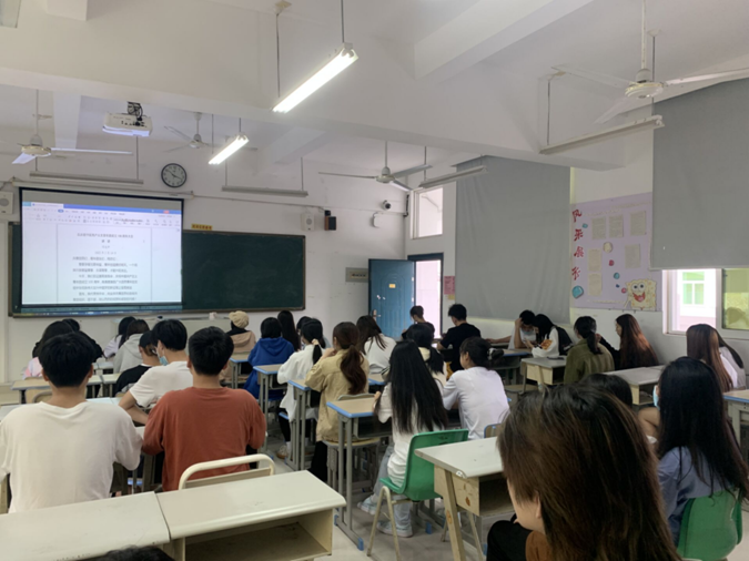 为深入学习贯彻习近平总书记关于职业教育的重要指示精神1163.png