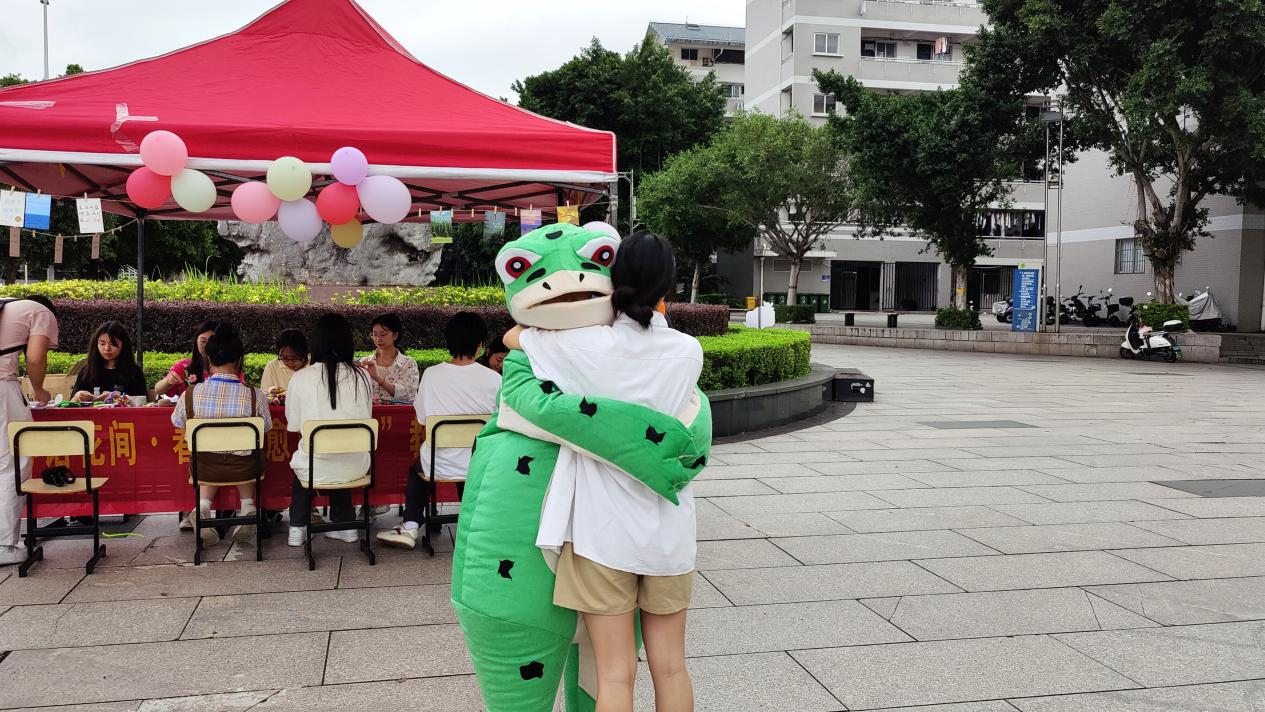 12-青春逐光行 心灵共成长丨教育学院举办“心语花间·春日疗愈三重奏”心理月活动.png