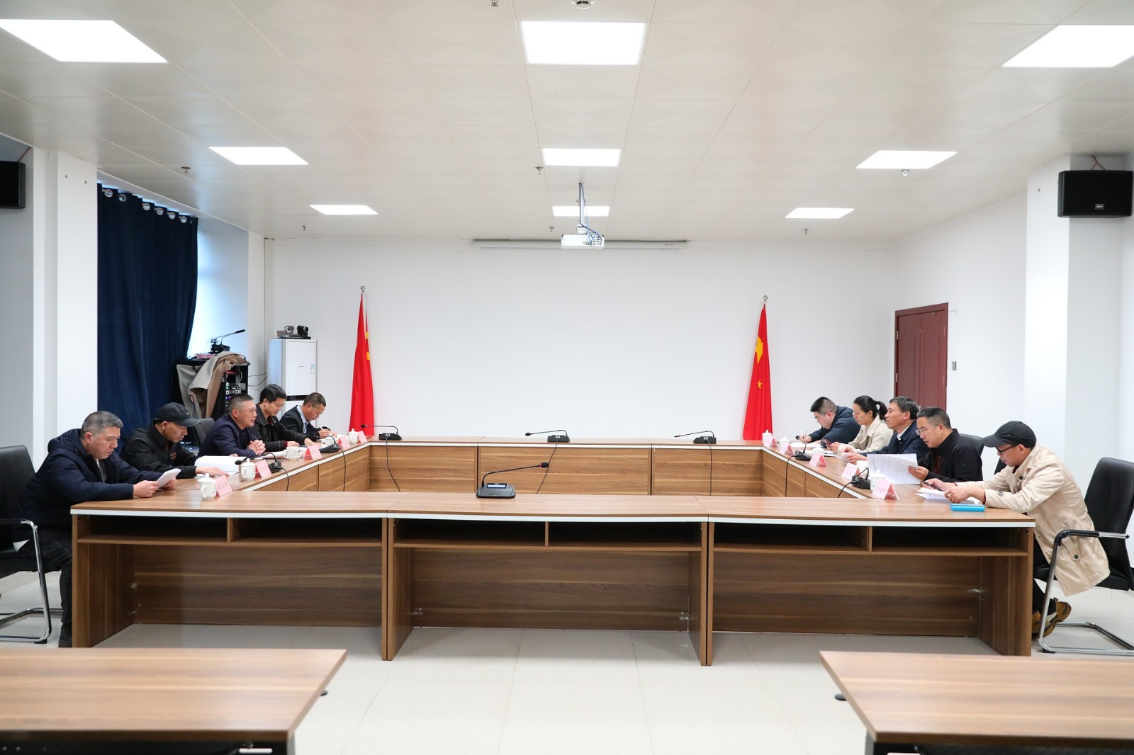 图片2.jpg 图片2.jpg