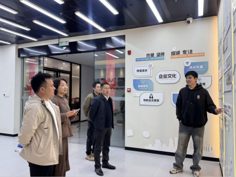 20260311学校开展访企拓岗活动 深化校企合作促就业.png